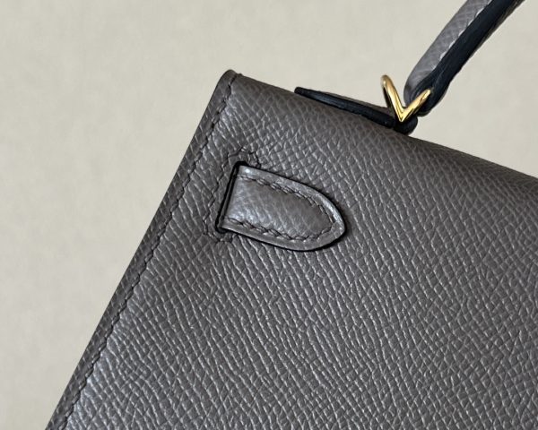 Kelly Mini Epsom Etain (8F) Gold Hardware - Image 9