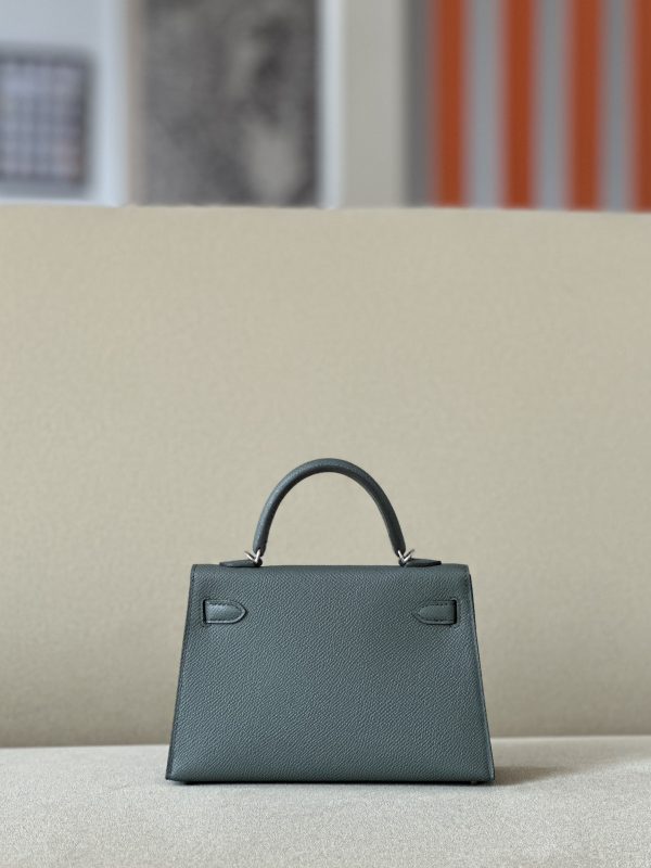 Kelly Mini Epsom Vert Amande (63) Palladium Hardware - Image 3