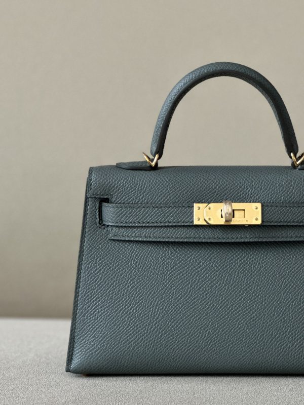 Kelly Mini Epsom Vert Amande (63) Gold Hardware - Image 11