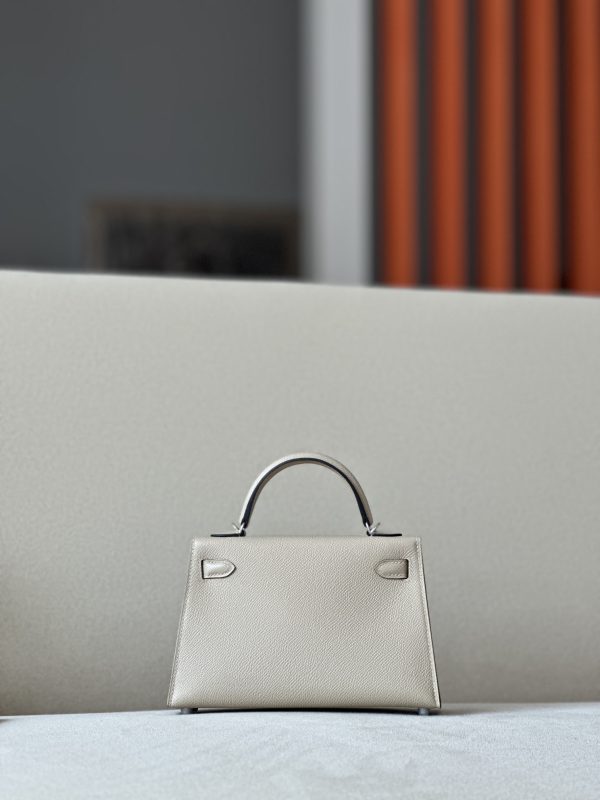 Kelly Mini Epsom Trench (S2) Palladium Hardware - Image 2