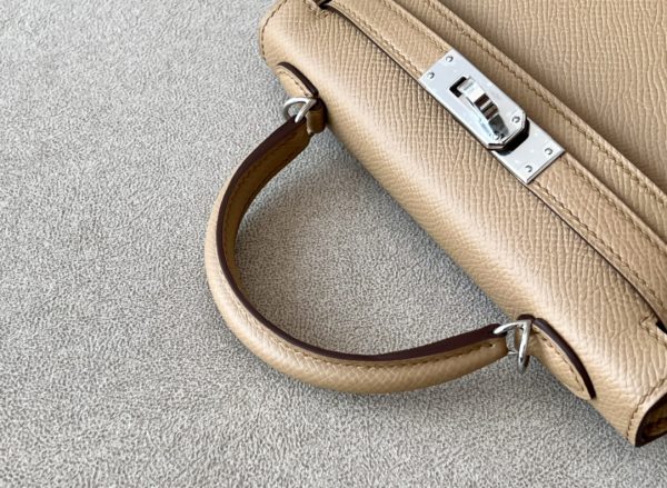 Kelly Mini Epsom Chai (0M) Palladium Hardware - Image 7