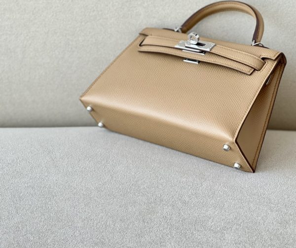Kelly Mini Epsom Chai (0M) Palladium Hardware - Image 4