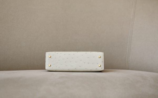 Kelly Mini Ostrich Parchemin (3C) Gold Hardware - Image 5