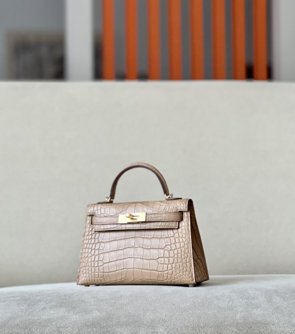 Kelly Mini Alligator Chai (0M) Gold Hardware - Image 3