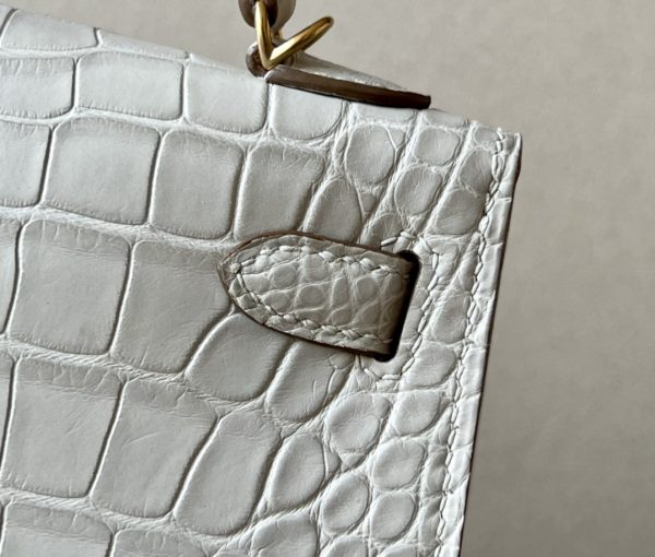 Kelly Mini Alligator Beton (8L) Gold Hardware - Image 8