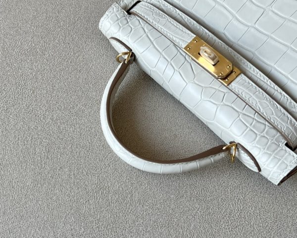 Kelly Mini Alligator Beton (8L) Gold Hardware - Image 7