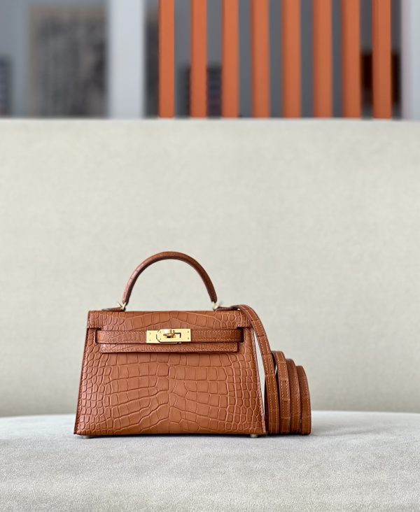 Kelly Mini Alligator Gold (37) Gold Hardware