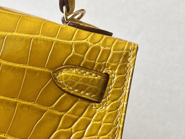 Kelly Mini Alligator Jaune Amber (9D) Gold Hardware - Image 8