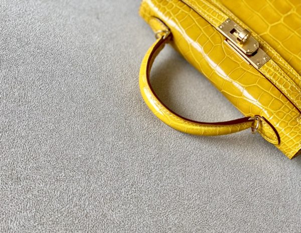 Kelly Mini Alligator Jaune Amber (9D) Gold Hardware - Image 7