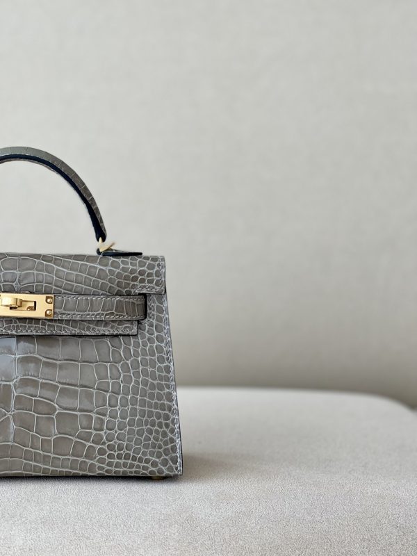 Kelly Mini Alligator Gris Tourterelle (81) Gold Hardware - Image 9