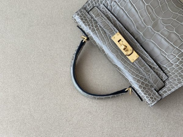 Kelly Mini Alligator Gris Tourterelle (81) Gold Hardware - Image 8