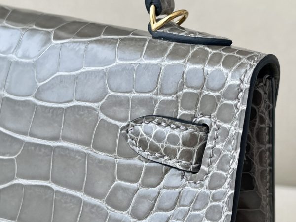Kelly Mini Alligator Gris Tourterelle (81) Gold Hardware - Image 4