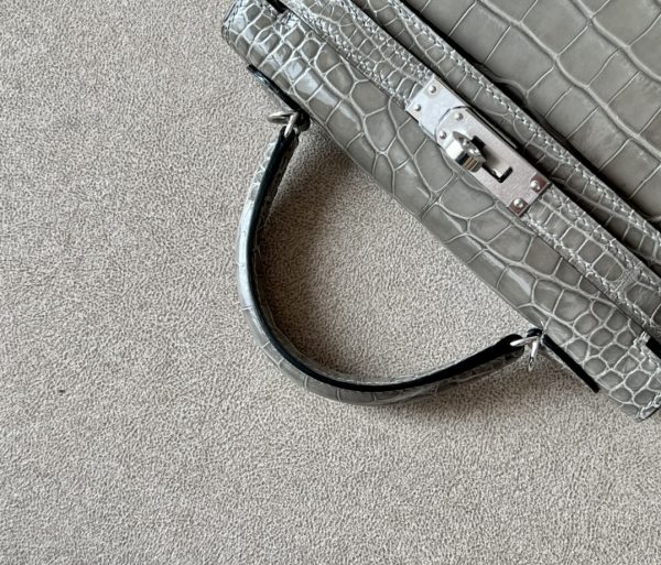 Kelly Mini Alligator Gris Tourterelle (81) Palladium Hardware - Image 7