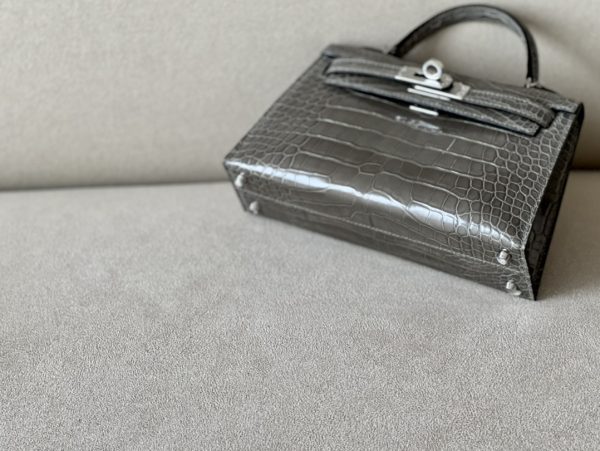Kelly Mini Alligator Gris Tourterelle (81) Palladium Hardware - Image 4