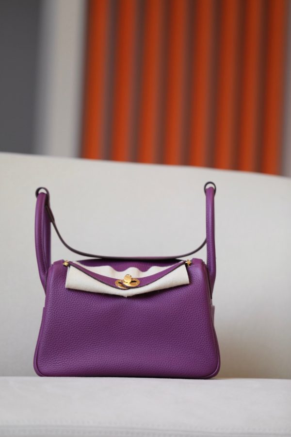 Lindy 26 Clemence Anemone (P9) Gold Hardware