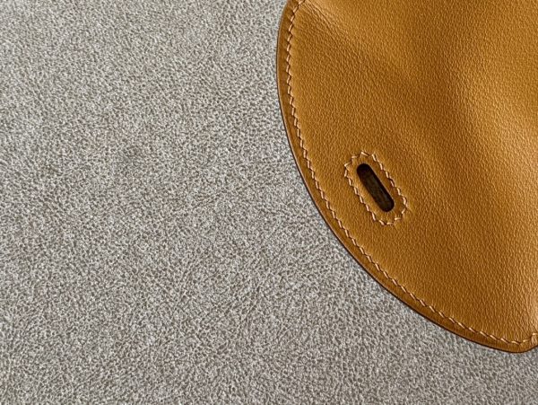Lindy Mini HSS Swift  Nata(I2) And Sesame(2S)Gold Hardware - Image 4
