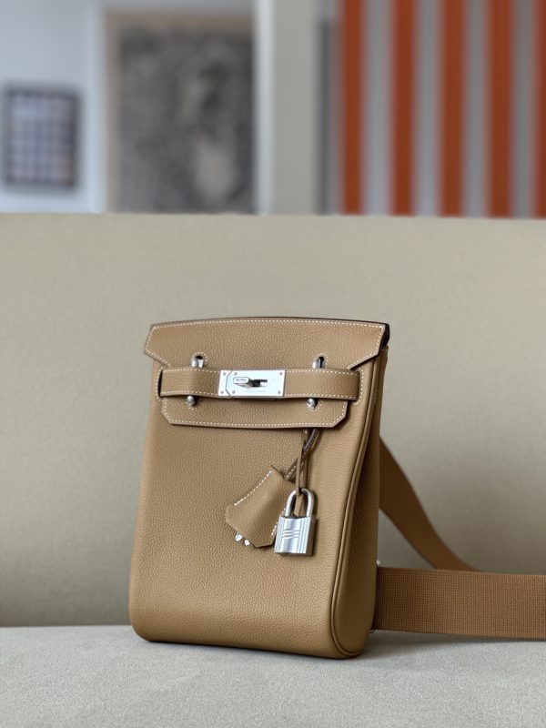Birkin Hac a Dos PM Backpack Togo Biscuit (4B) Palladium Hardware - Image 2
