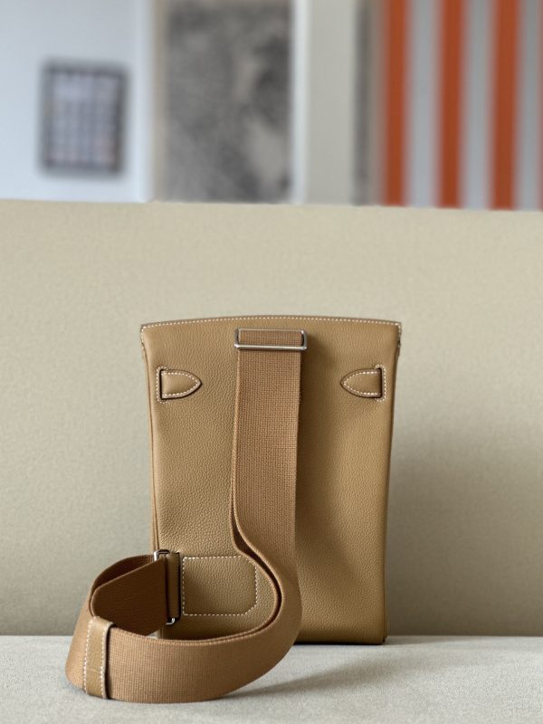 Birkin Hac a Dos PM Backpack Togo Biscuit (4B) Palladium Hardware - Image 3