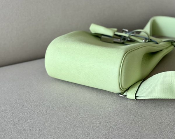 Birkin Hac a Dos PM Backpack Togo Vert Absinthe (Y6) Palladium Hardware - Image 5