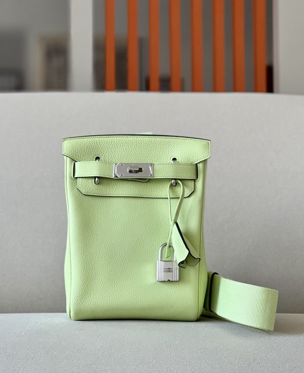 Birkin Hac a Dos PM Backpack Togo Vert Absinthe (Y6) Palladium Hardware - Image 4