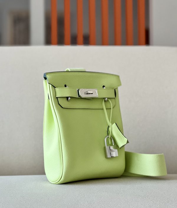 Birkin Hac a Dos PM Backpack Togo Vert Absinthe (Y6) Palladium Hardware - Image 3