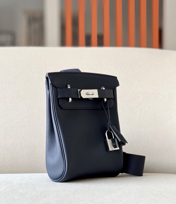 Birkin Hac a Dos PM Backpack Togo Blue Nuit (2Z) Palladium Hardware - Image 3