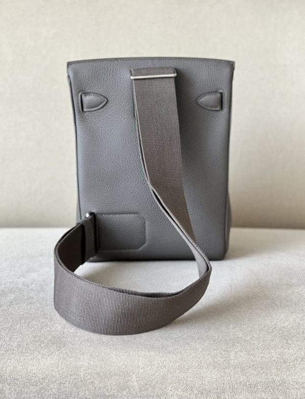 Birkin Hac a Dos PM Backpack Togo Etain (8F) Palladium Hardware - Image 3