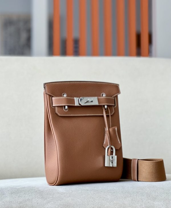 Birkin Hac a Dos PM Backpack Togo Gold (37) Gold Hardware - Image 2