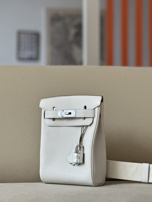 Birkin Hac a Dos PM Backpack Togo Gris Pale (M4) Palladium Hardware - Image 2