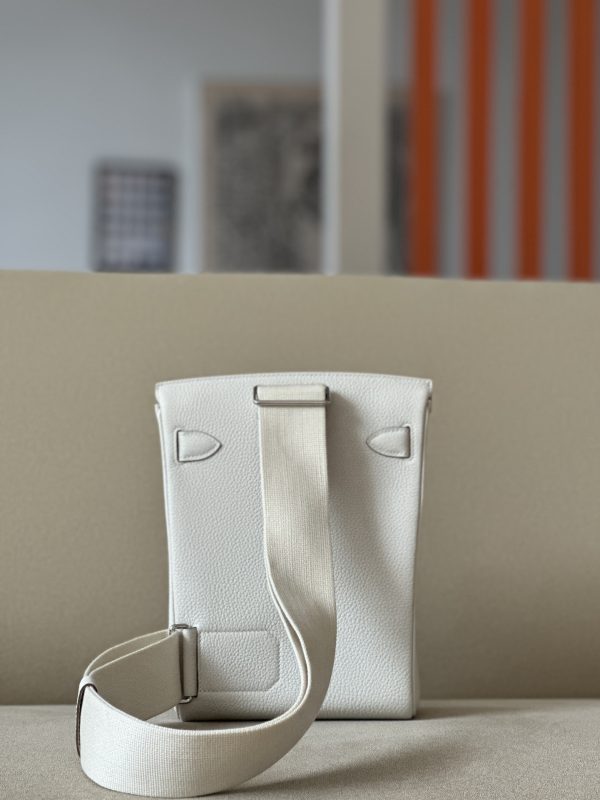 Birkin Hac a Dos PM Backpack Togo Gris Pale (M4) Palladium Hardware - Image 3