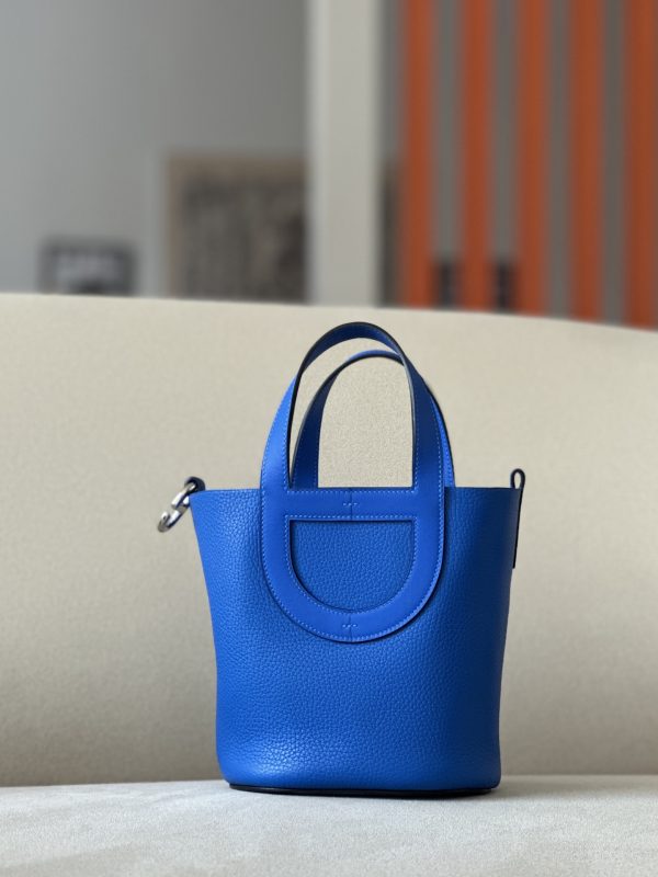 Hermes In-The-Loop 18 Swift Blue Royale (O8) Palladium Hardware