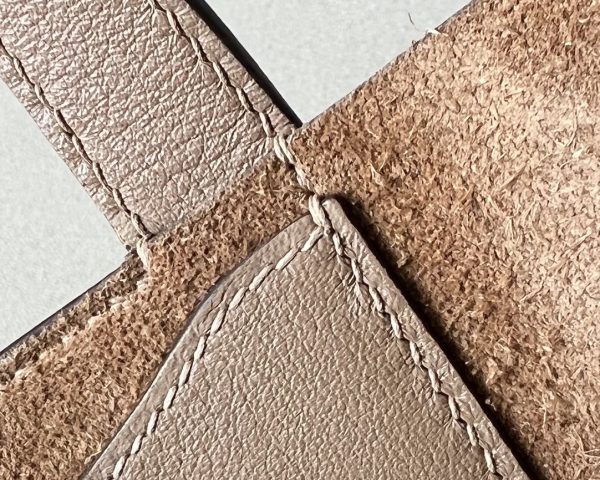 Hermes In-The-Loop 18 Swift Chai (0M) Palladium Hardware - Image 4