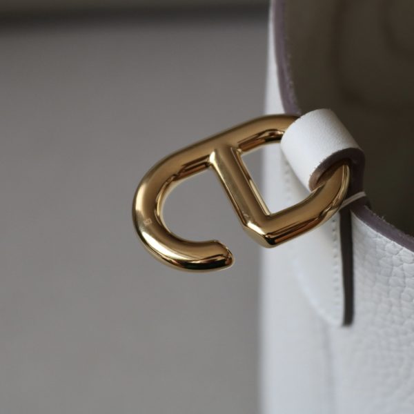 Hermes In-The-Loop 18 Swift Craie (10) Gold Hardware - Image 6