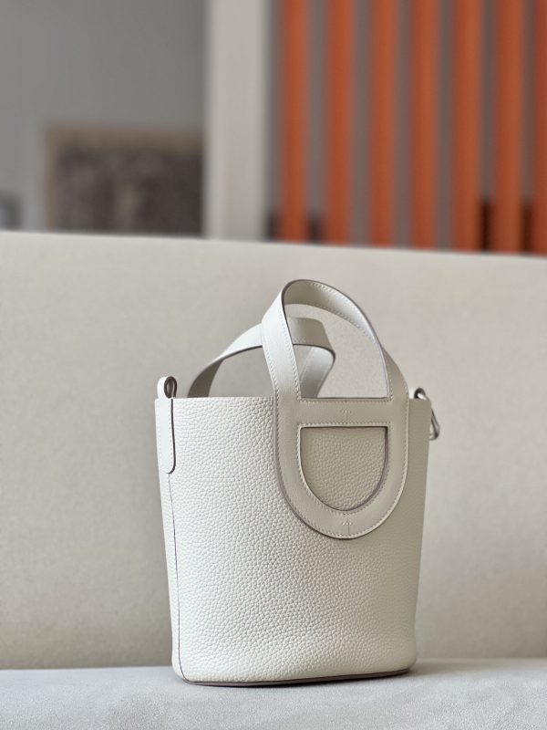 Hermes In-The-Loop 18 Swift Craie (10) Palladium Hardware - Image 3