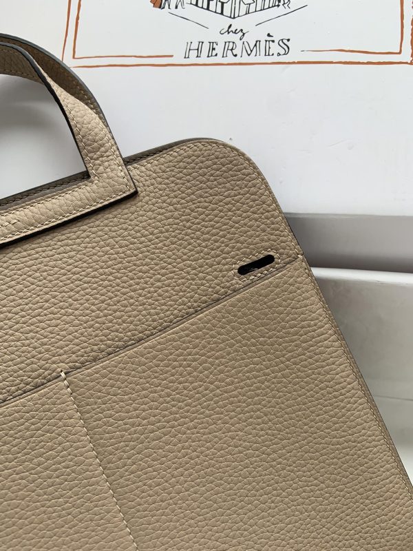 Hermes Halzan 25 Clemence Trench (S2) Palladium Hardware - Image 3