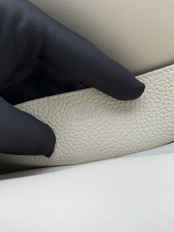 Hermes Halzan 25 Clemence Craie (10) Palladium Hardware - Image 6