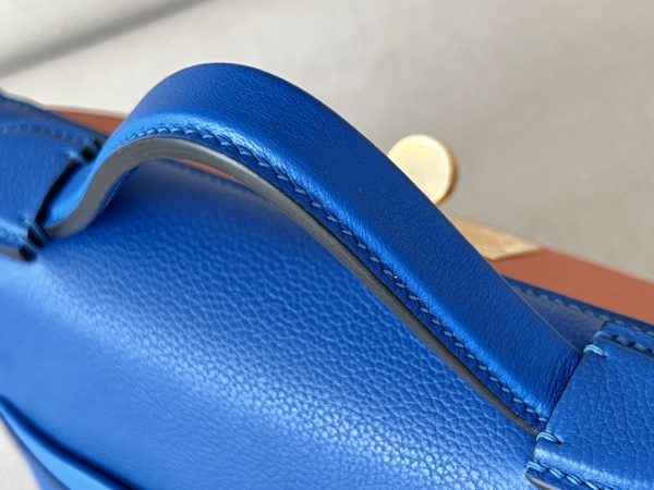 2424 Mini 21 Evercolor And Swift Blue Pale (08), Cuivre(6C)  And Chai (0M) Gold Hardware - Image 6